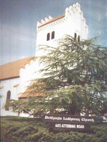 church.jpg (59526 bytes)